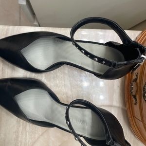 I.STATE .SIZE 10 CLASSY POINTED ,ANKLE STRAP.HEELS ARE ABOUT 3.5 INCHES